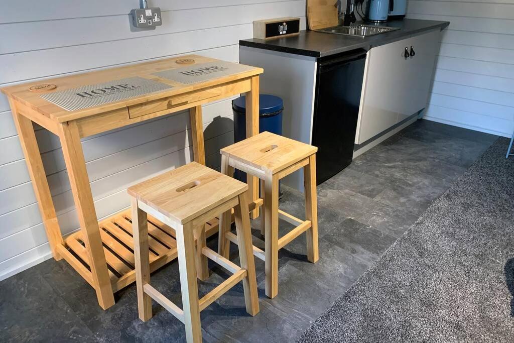 Cosy, Self-Contained Garden Room In City Centre! Hereford Eksteriør billede